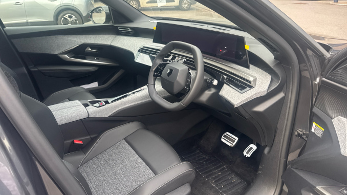 Peugeot 3008 157kW Allure 73kWh 5dr Auto Electric Estate - Image 9